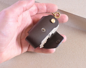 Leather Key Holder Dark Brown: Handmade Italian Vegetable-Tanned Key Organizer with Brass Clip