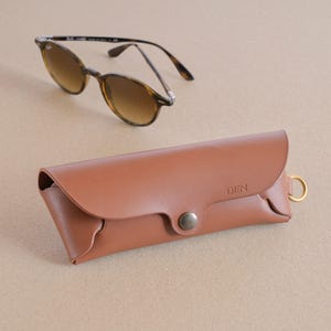 Brillenetui aus italienischem pflanzlich gegerbtem Leder, von Hand gefertigt