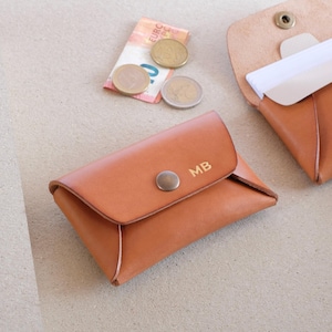 Portefeuille en cuir minimaliste, cuir végétal cognac, petite poche conviviale, porte-cartes mince, cadeau personnalisé, portefeuille monogrammé, fait main