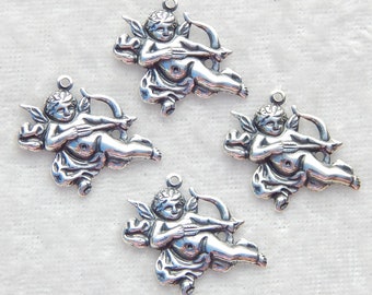 Destash- Set di 4 ciondoli Cupido- Stampaggio in ottone placcato argento anticato