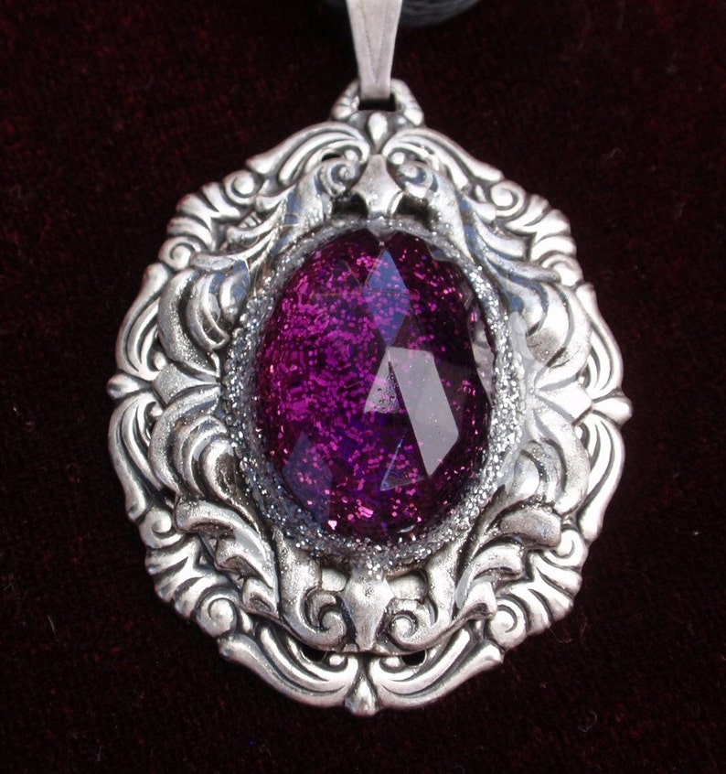 Gothic Romance Antiqued Silver Pendant image 3