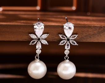 Pendientes de perla: plata de ley con circonitas y flores colgantes, joyería nupcial