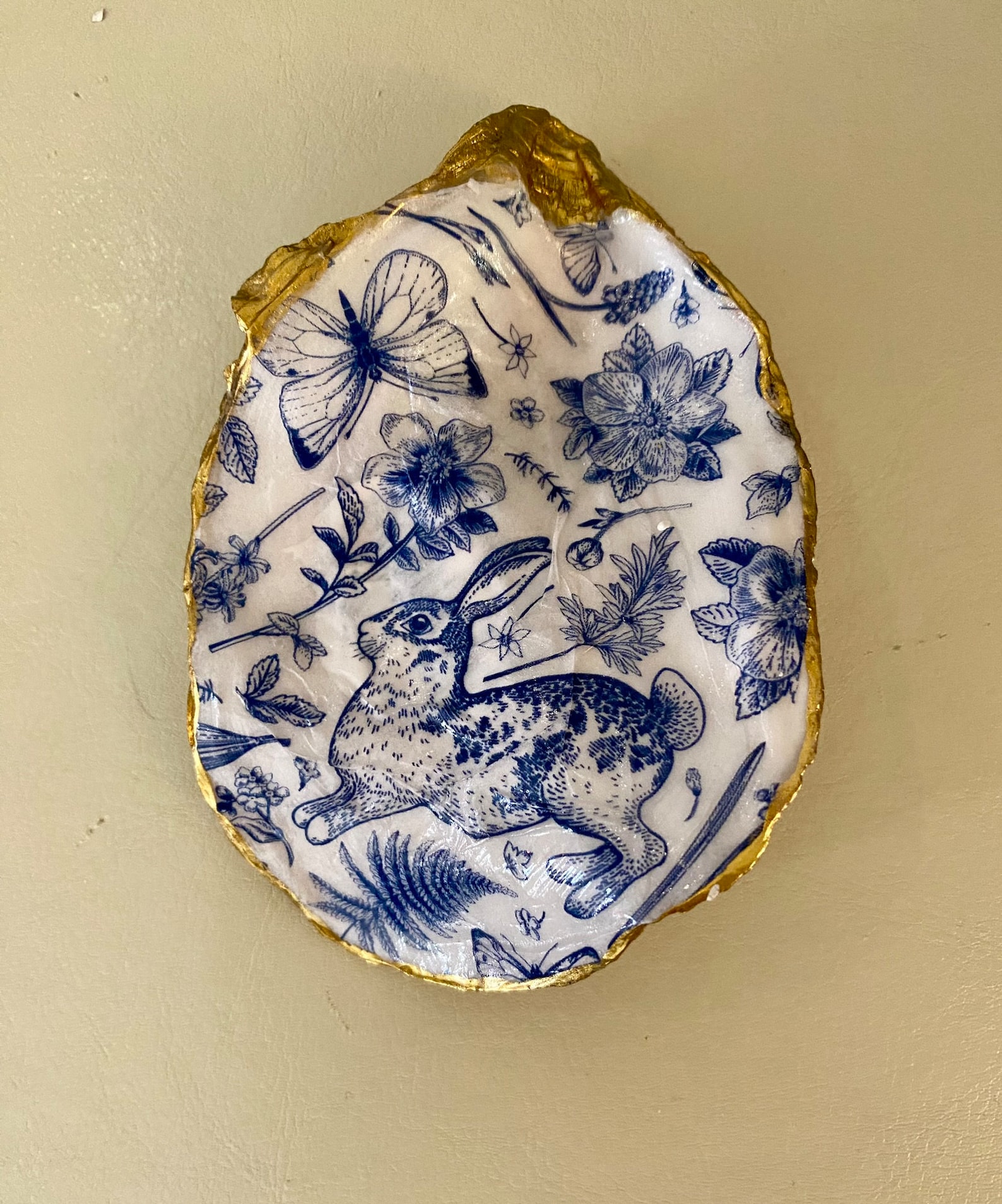 Natural Oyster Shell Elegantly Hand Embellished With Decoupaged Toile ...