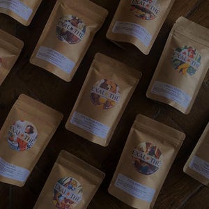 Coffret Découverte | Thés et infusions | Cadeau parfait | Échantillons uniques | Saveurs variées | Packaging élégant | Expérience sensorielle