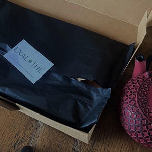 Coffret Découverte | Thés et infusions | Cadeau parfait | Échantillons uniques | Saveurs variées | Packaging élégant | Expérience sensorielle
