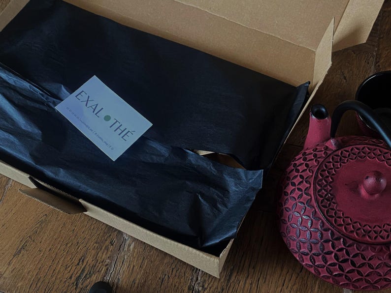 Coffret Découverte | Thés et infusions | Cadeau parfait | Échantillons uniques | Saveurs variées | Packaging élégant | Expérience sensorielle