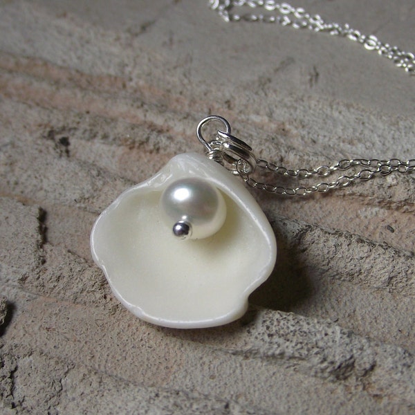 The World is my Oyster - Genuine Sea Shell Find Jewelry - Reversible Necklace