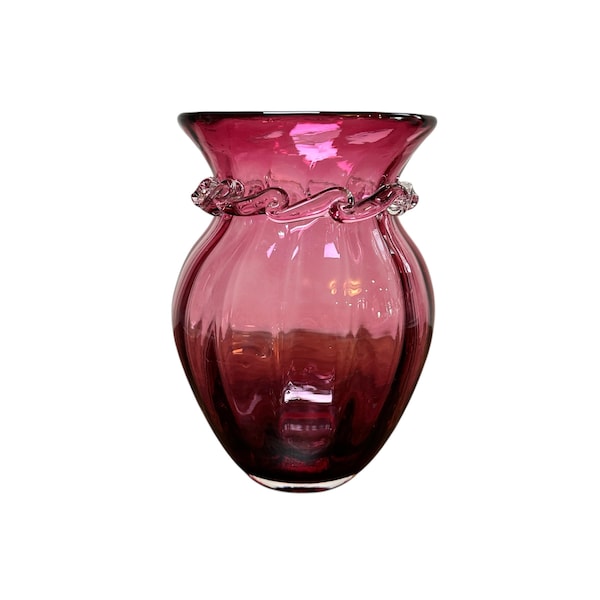 Vase vintage Pilgrim en verre canneberge soufflé à la main