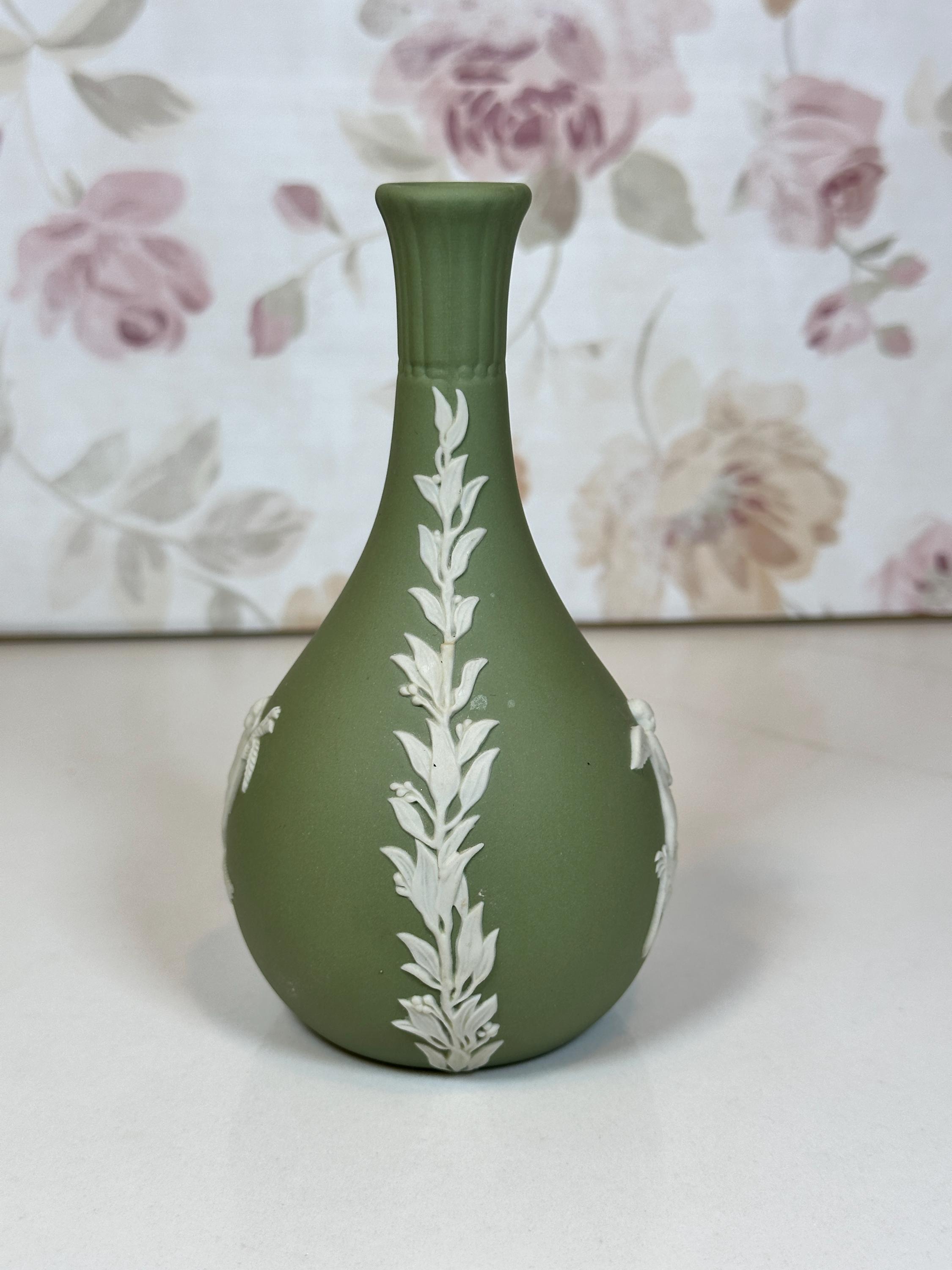 ヴィンテージ ウェッジウッド ジャスパーウェア セージグリーン バド