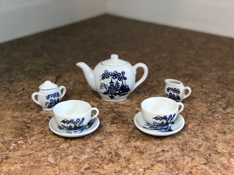 Japan Pagoda Scene Vintage Children/'s Ten Piece Porcelain Tea Set