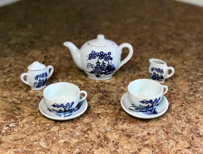 Japan Pagoda Scene Vintage Children/'s Ten Piece Porcelain Tea Set
