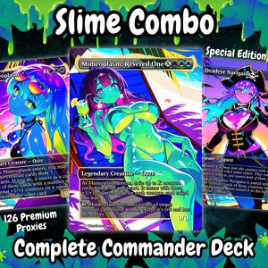 Może przedstawiać: Kompletny zestaw dowódcy "Slime Combo" z trzema ilustrowanymi kartami z postaciami w stylu anime. Karty są oznaczone jako "The Mimeoplasm", "Mimeoplasm, Revered One" i "Deadeye Navigator". Zestaw zawiera 126 wysokiej jakości proxy.