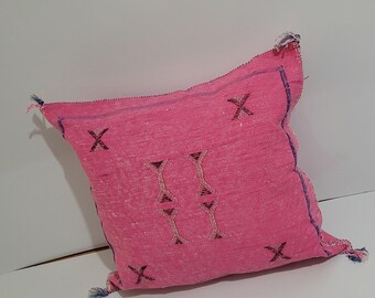 Handmade Moroccan Cactus Silk Pillow Cover: Washed Pink Cushion