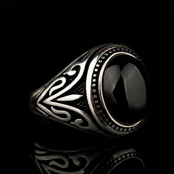 Round Black Aqeeq Onyx Pinky Ring, Traditional Handmade Silver Jewelry With Gemstone