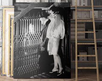 Llegada a un bar clandestino, Ley Seca de los años 20. Lámina decorativa para pared en lienzo / Pósteres icónicos, láminas, pinturas, fotos y decoración del hogar.