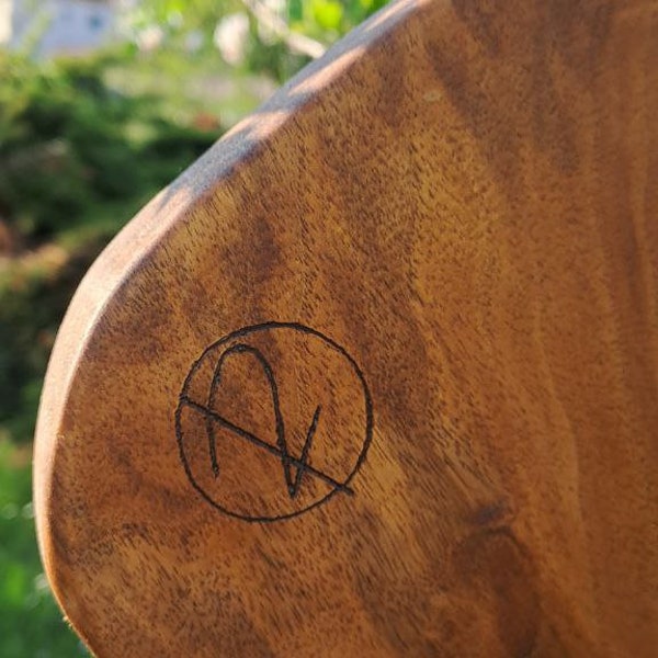 Customizable cutting board in Trentino Alto Adige walnut wood, made entirely by hand