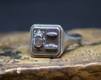 Xeper Signet ring | Egyptian hieroglyph ring | Khephra | Scarab beetle signet ring | Egyptian jewelry
