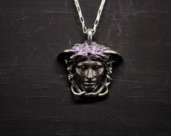 Medusa / Mitología griega / Atenea / Gorgona / Colgante de Medusa