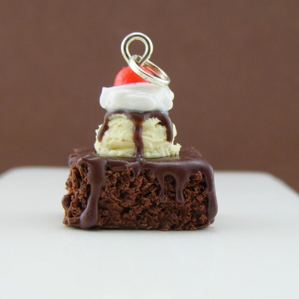 Hot Fudge Brownie Sundae - Pendant