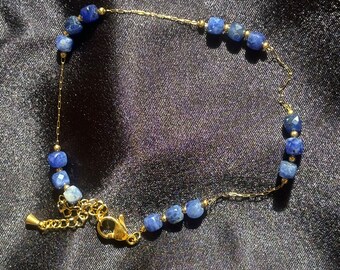 Léa - Gold-plated stainless steel bracelet with natural lapis lazuli stone