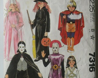 Vintage 1980 McCalls Costume Pattern 7316   Halloween, Dracula, Vampire, Witch, Spaceman. Angel