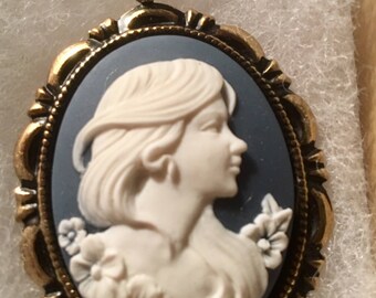 Young Ladies Profile with long hair and flowers Cameo Focal White on Country Blue CAMEO Pendant in Gold tone Civil War re enactors 30 X 40MM