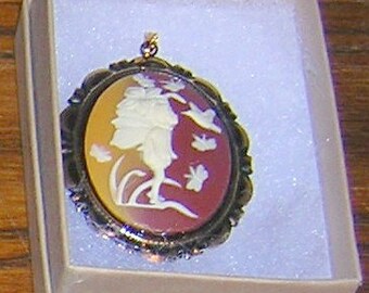 Fairy CAMEO Pendant set in Goldtone 2 Tone brown background w/Butterflies