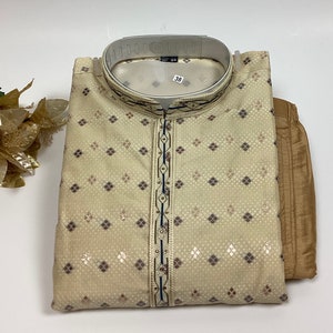 Pijama kurta de seda jacquard para hombre: ropa étnica india Beige
