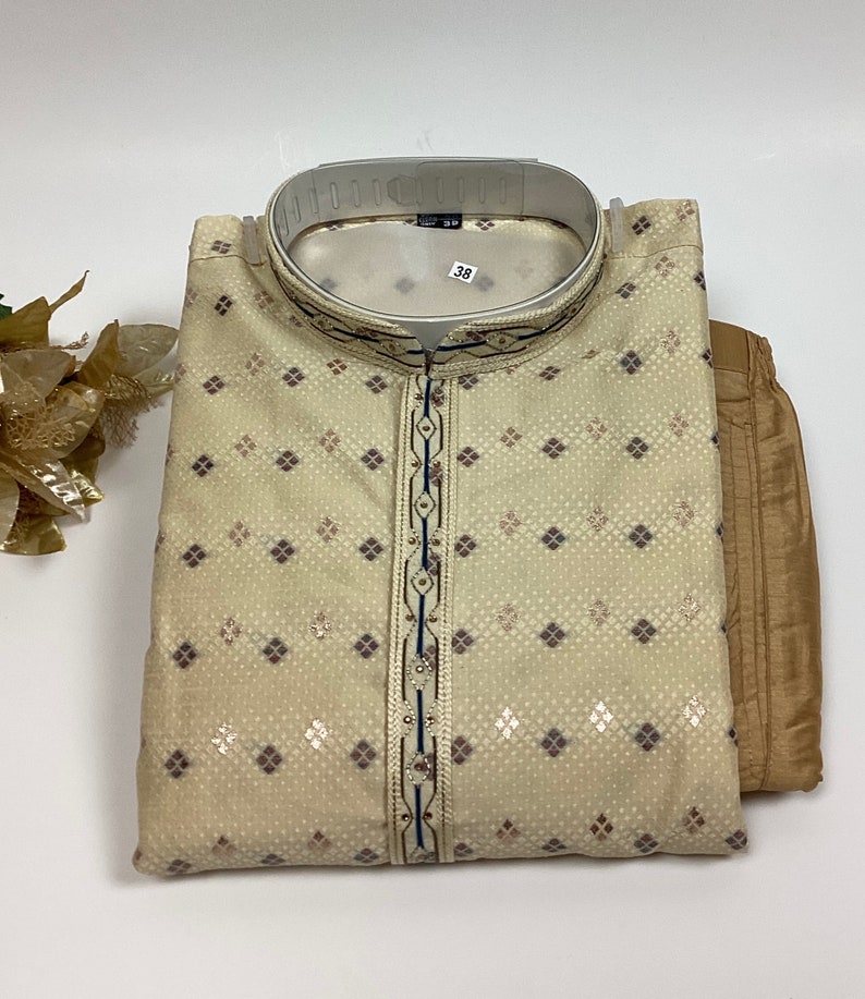Pijama kurta de seda jacquard para hombre: ropa étnica india Beige