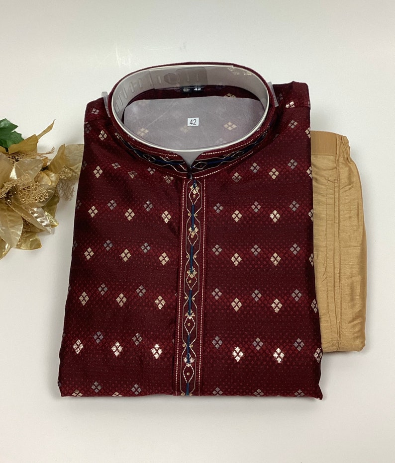 Pijama kurta de seda jacquard para hombre: ropa étnica india Maroon