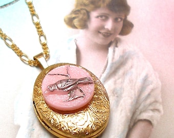 BIRD locket gold necklace. 1940s Vintage glass button on gold. One of a kind, button jewelry.