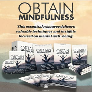 Può includere: Un set di libri colorati e un CD intitolato "Obtain Mindfulness" con una guida passo passo su mindfulness e meditazione. I libri e il CD mostrano una donna in una posa yoga.