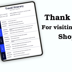 Può includere: Un itinerario di viaggio digitale per un viaggio di 5 giorni a Parigi, Francia, visualizzato su un tablet. L'itinerario include attività e orari giornalieri. L'immagine include anche il testo "Thank you for visiting my Shop."