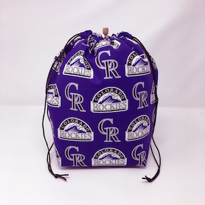 OFERTA - Bolsa de crochet con cordón para proyectos de béisbol de Colorado Rockies