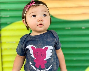 When Pigs Fly Indigo Acid Wash Believe in yourself Flying Pig Unisex Baby Infant One Piece, Body, Kawaii, Niedlich, Lustig