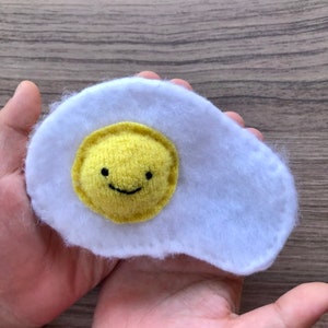 Tiny Happy Sunnyside Up Egg - Recycled Wool Sweater Sighfoo Food Kawaii Breakfast Imagination Toy
