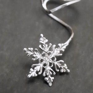 SNOWFALL Sterling Ear Cuff   Intricate 925 Silver Snowflake Ear Wrap