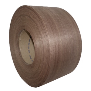 Pu&ograve; includere: Un rotolo di bordo in legno di radica marrone. Il legno di radica &egrave; un sottile foglio di legno che pu&ograve; essere utilizzato per rifinire mobili o altri progetti in legno.