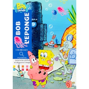 Puede incluir: Una portada de libro de colorear misterioso de Bob Esponja con Bob, Patricio Estrella, Calamardo Tentáculos, Don Cangrejo, Plankton y Gary el caracol. La imagen muestra una casa piña, un edificio de piedra azul y medusas bajo el agua.