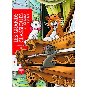 Op de afbeelding: Een kleurboekcover getiteld LES GRANDS CLASSIQUES AU NUMÉRO TOME 2 met een bruine piano en drie getekende katten. Een witte kat met een roze strik, een oranje kat en een grijs kitten zijn afgebeeld terwijl ze piano spelen in de illustratie.