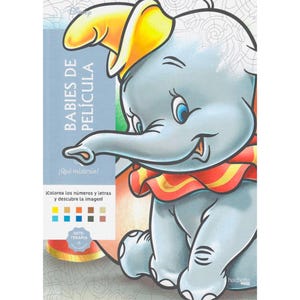 Könnte beinhalten: Ein Malbuch mit einer Illustration von Dumbo dem Elefanten. Auf dem Cover steht "BABIES DE PELÍCULA" und "¡Qué misterio!" in Spanisch. Das Buch enthält Ausmalbilder nach Zahlen.