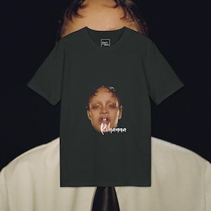 T-shirt streetwear di Rihanna, maglietta unisex, top R&B dalla vestibilità comoda, abbigliamento per fan della musica