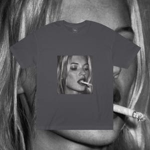 Camiseta unisex con estampado de Kate Moss, 100 % algodón, talla grande, estilo años 90, estilo retro y moderno. imagen 3