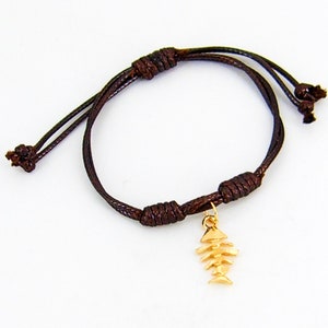 Armband Einstellbar Gold Plated Fish Bones Charm Silky Brown Slide Tie Cord 1002 gp Fischgräten