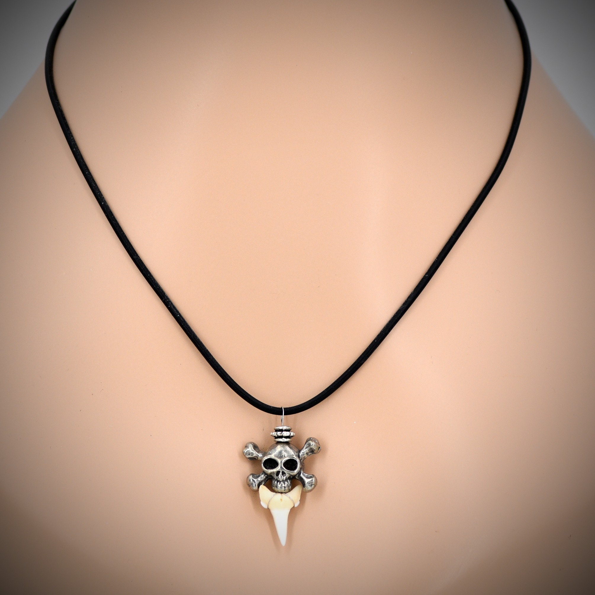 ★韓國人氣★SCALETTO★Skull And Back Tooth Necklace il_1080xN.4423126683_nvs6.jpg