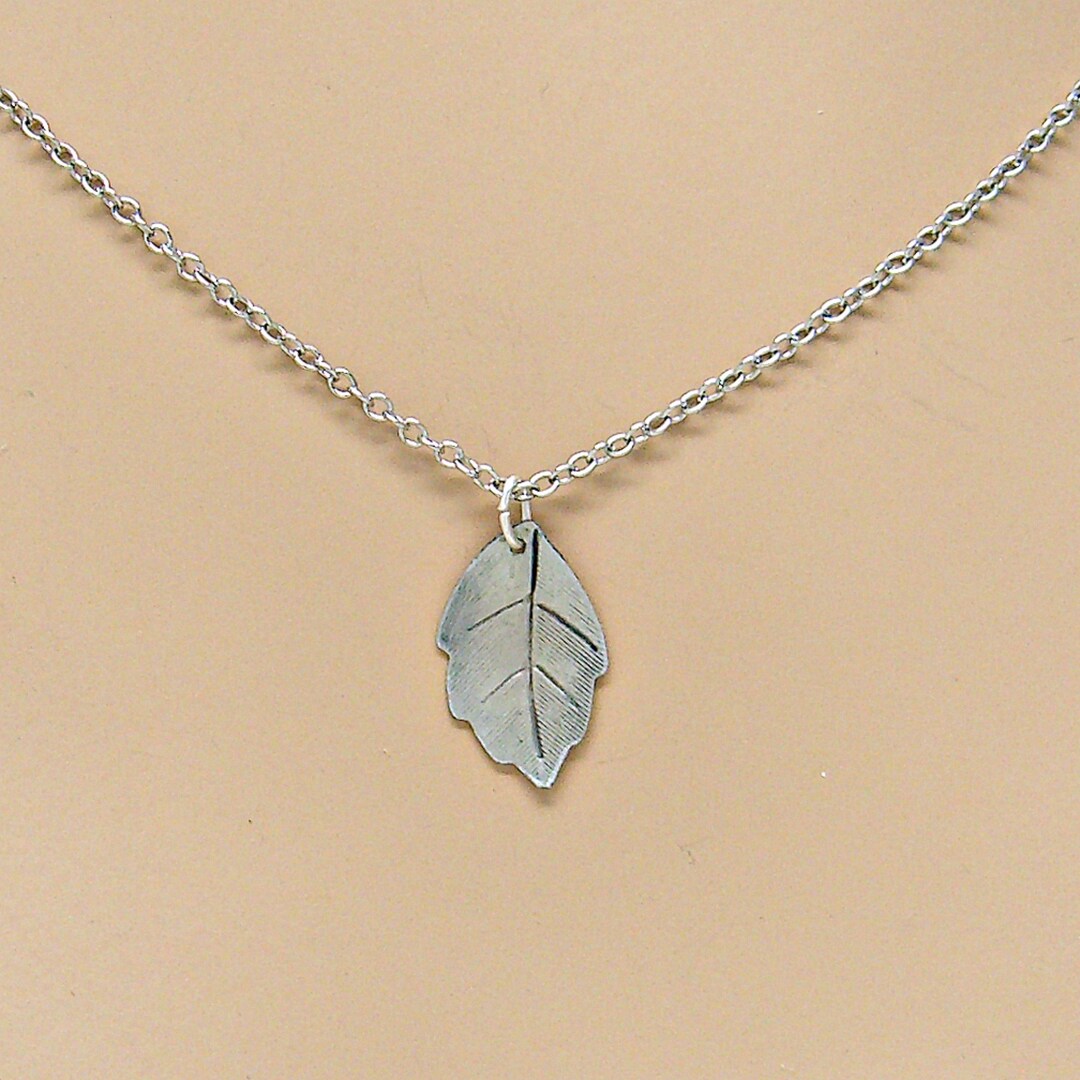 Necklace Leaf Pendant on Antique Silver 18