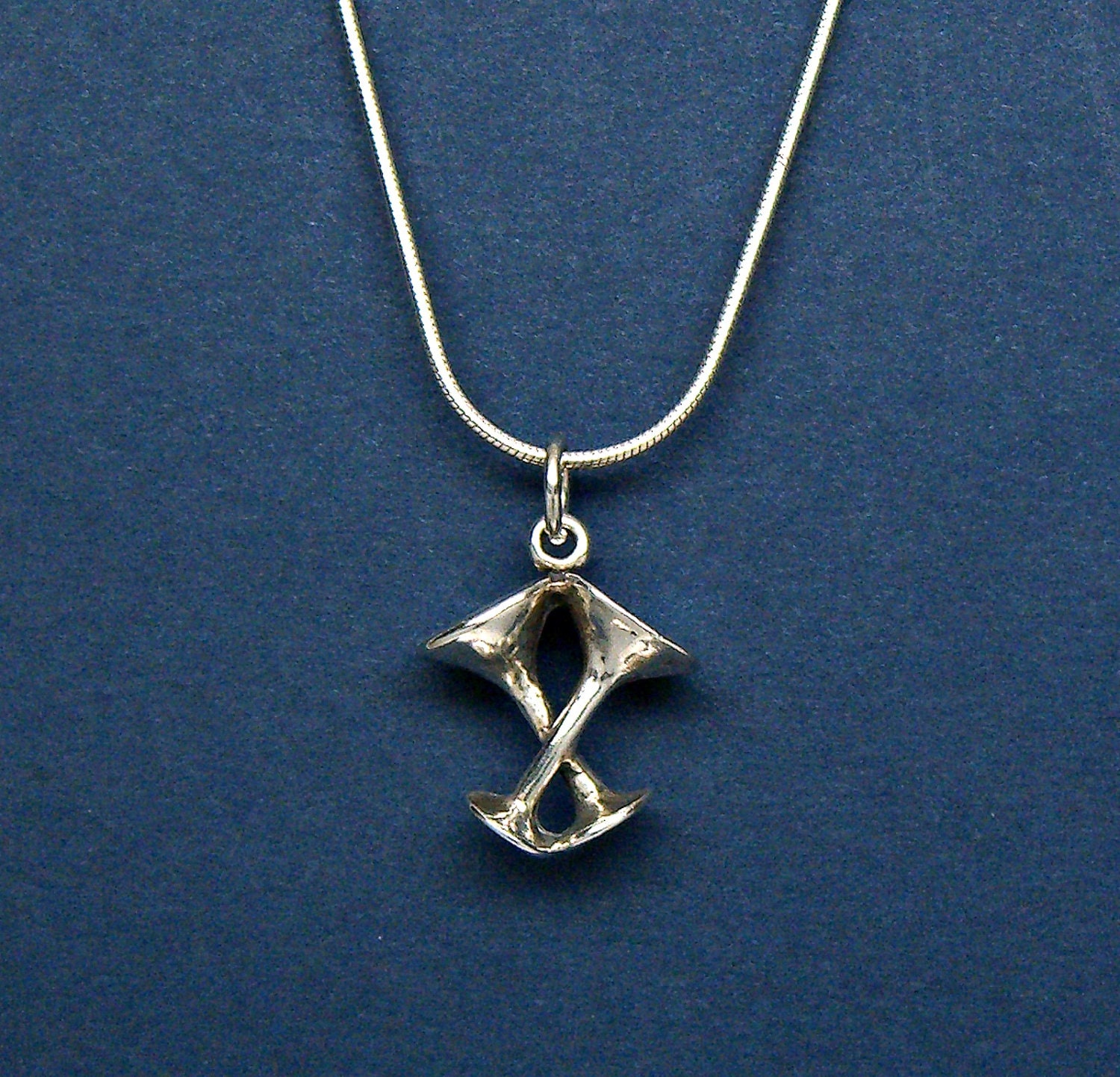 925 Sterling Silver Crossed Wine Glasses Pendant Necklace 925 Sterling Silver Crossed Wine Glasses Pendant Necklace