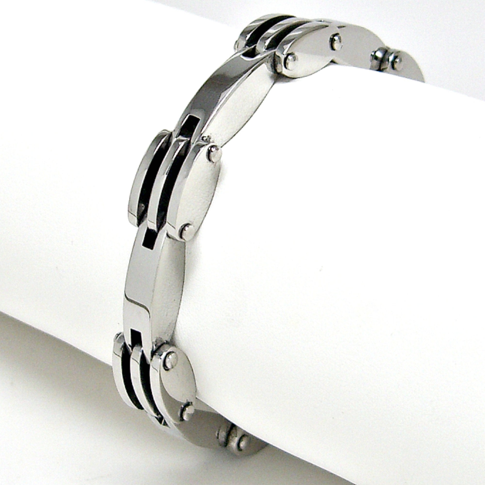 20mm Brushed Tapered Winghead SHARK Mesh watch band | Strapcode