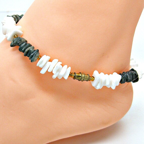 White shop shell anklet