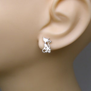 Kitty Cat Sterling Silver Earrings Pet Tiny Minimal Ear Studs 3500
